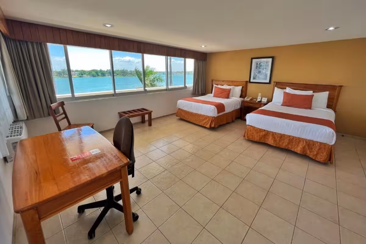 Habitación doble con vista al río